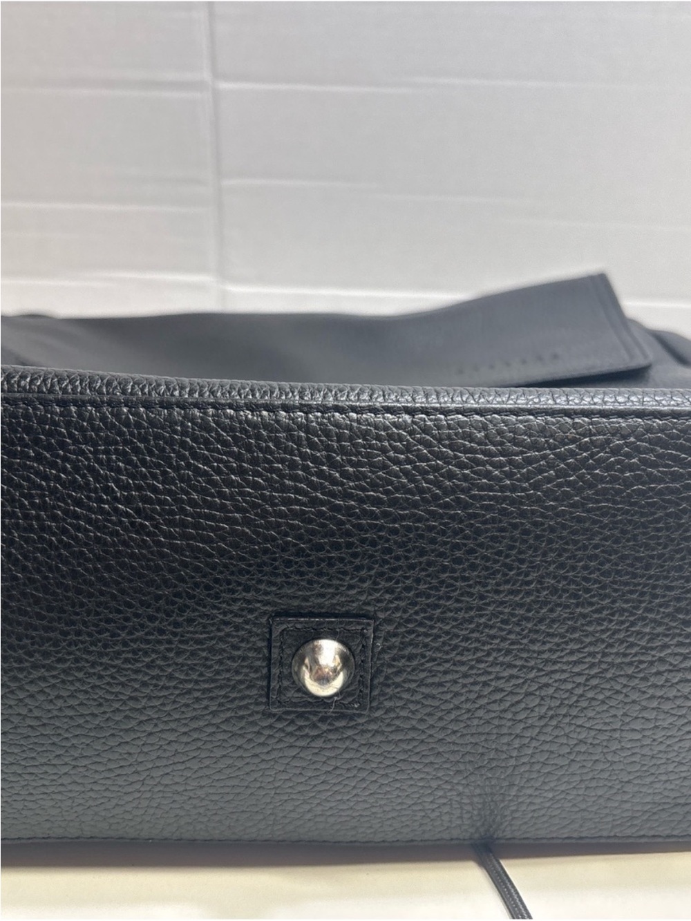 OooBaby Made in Italy Black Pebbled Leather The Urban Bag
Crossbody 14x14 - Picture 5 of 8